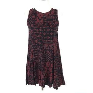 Sleeveless Black and Red Patterned Dress